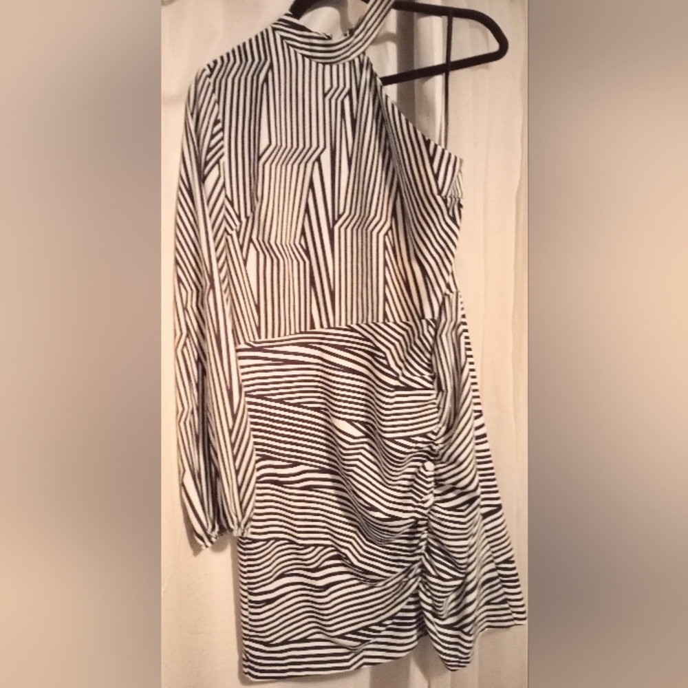 Lea & Viola Chic Asymmetrical Striped Dress